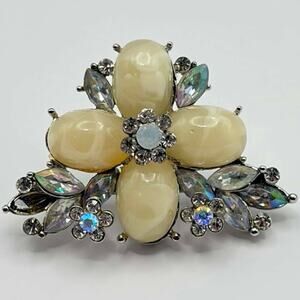 Cream & Silver Floral Pin